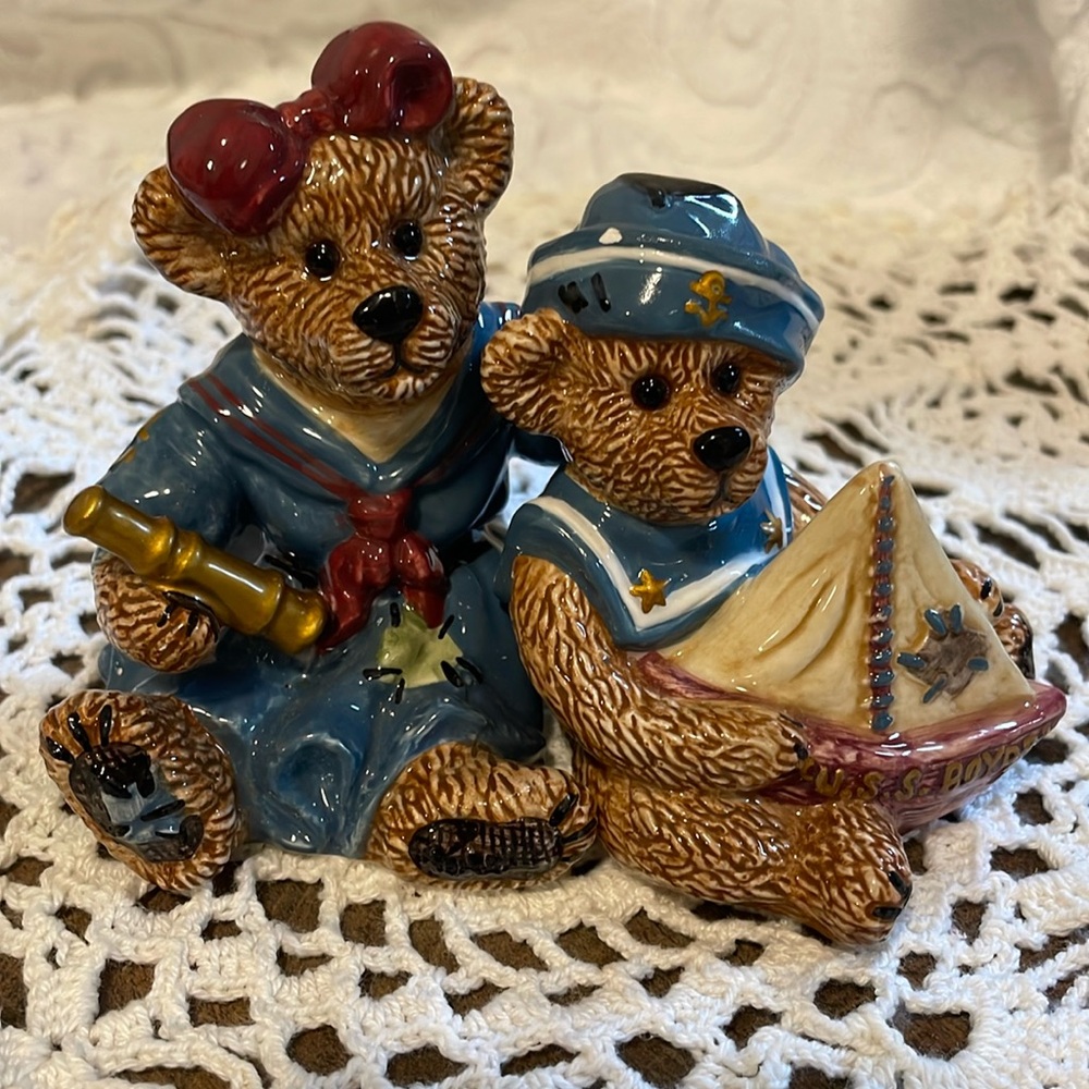 Boyds Bears Salt and Pepper Shakers
